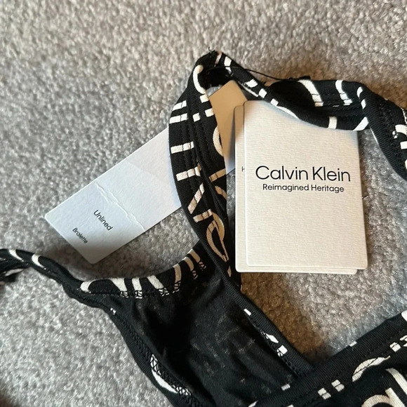 Calvin Klein Heritage Bralette and Thong Set M NWT - Picture 2 of 3